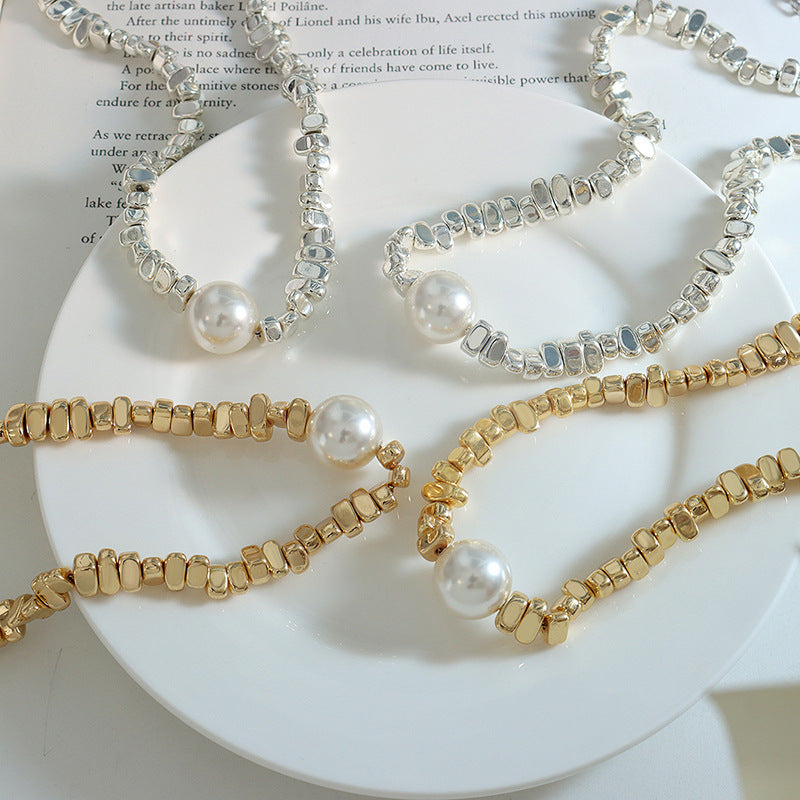 Geometric Pearl Necklace