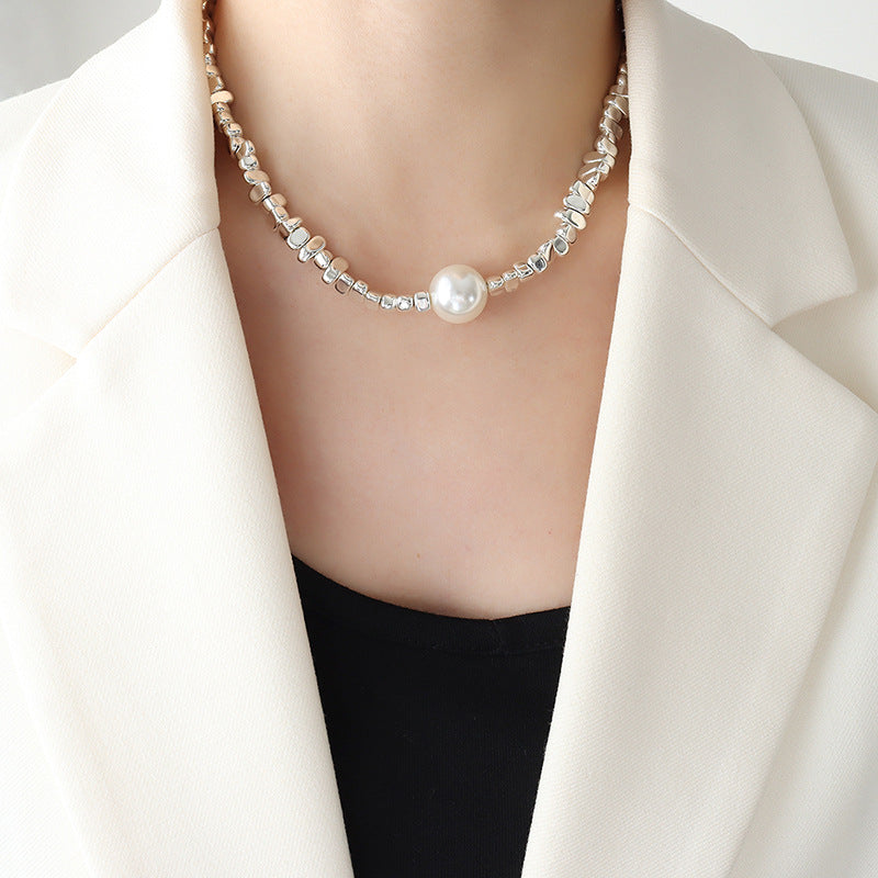 Geometric Pearl Necklace