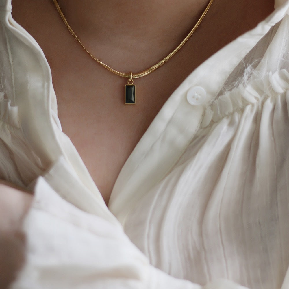 Classic Emerald, Quartz or Onyx Gold Titanium Herringbone Necklace